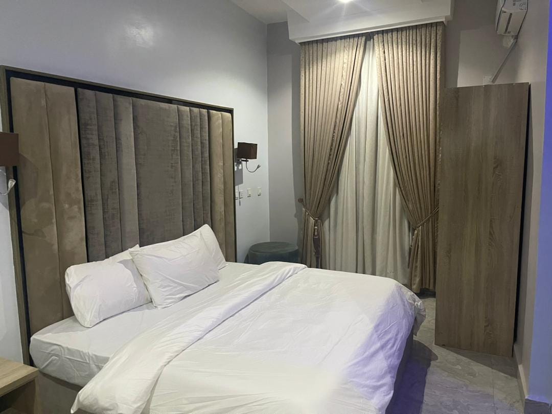 Blissful Studio Room in Airport Road Abuja