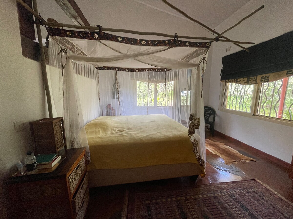 Comfort and peace in a private wildlife reserve