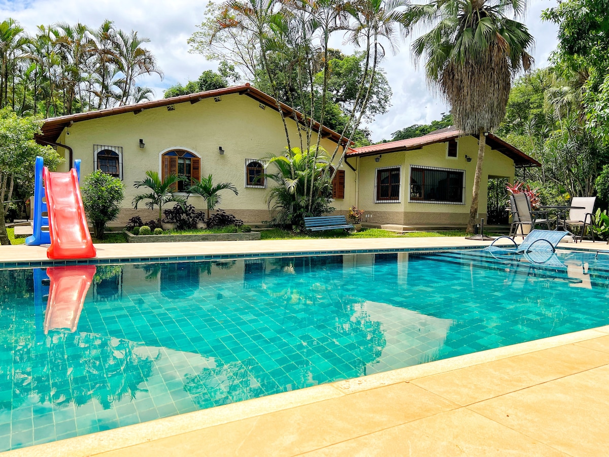 Casa com piscina para amigos e família