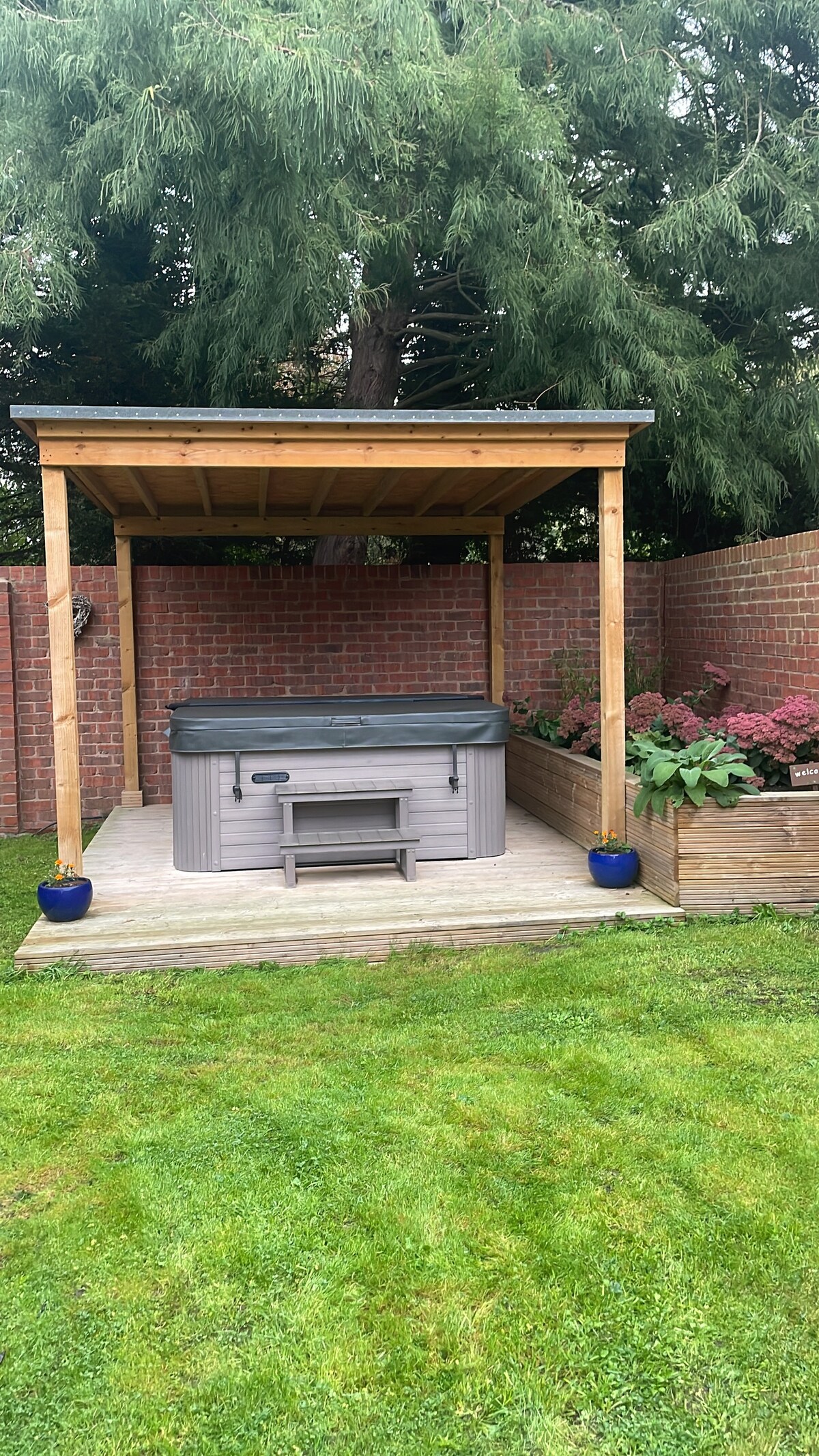 Churchend Barn - hot tub, log burner & heated pool