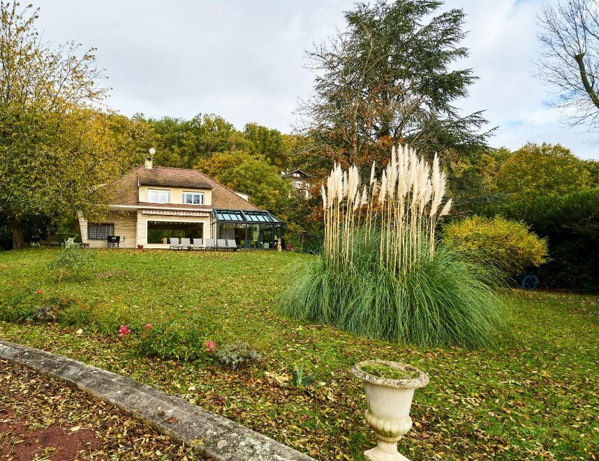 Villa del Rio, 3000M2 sur Seine