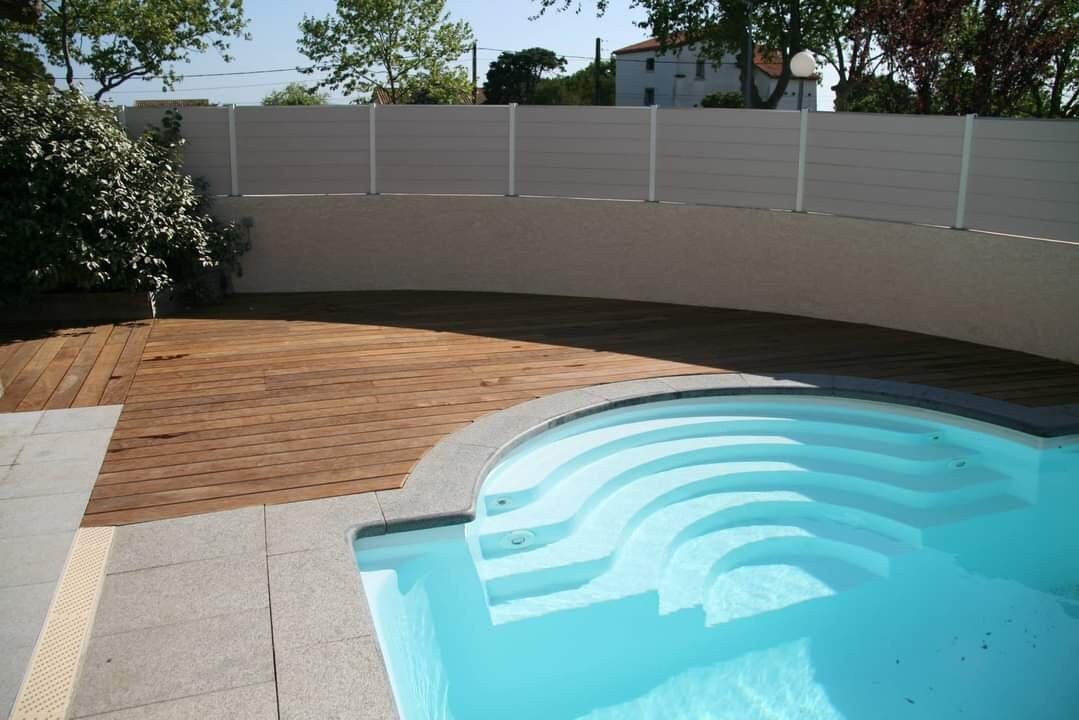 Jolie villa plain-pied, piscine