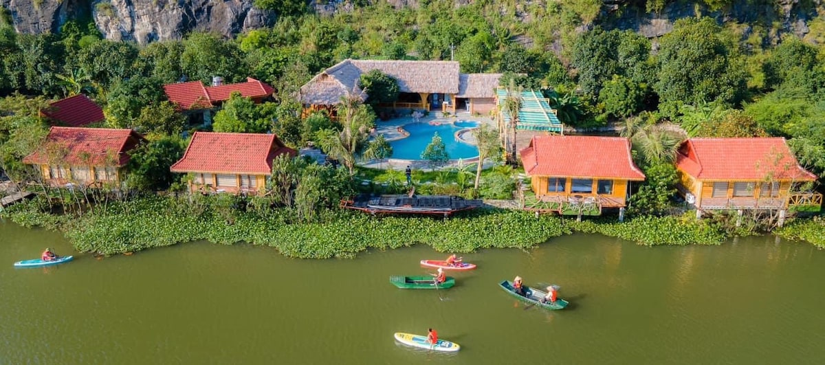 Bungalow ven hồ tựa núi