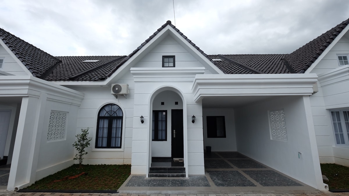 Villa Casa Blanco Yogyakarta （ 2号房）