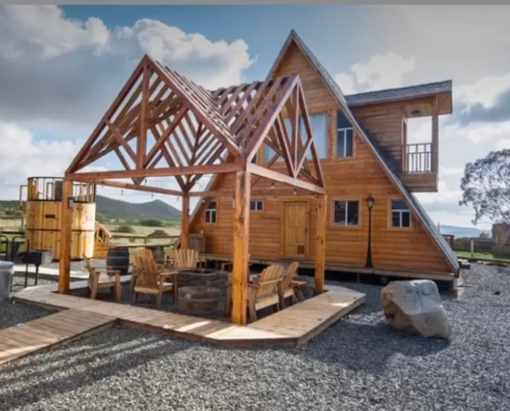 "Cozy Haven Lodge: Adventure for five 
 VDG