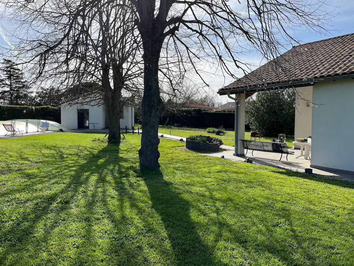 Grande maison avec jardin, à 1 km du labyrinthe