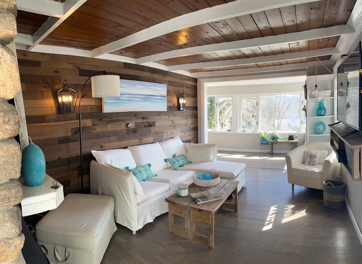 Stylish Retreat Waterviews Beach