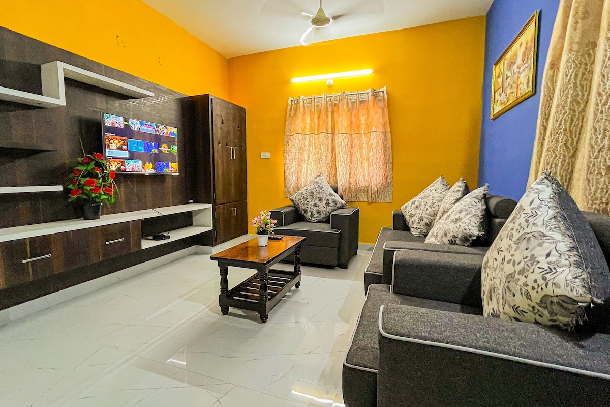 Premium 2BHK SV Ideal HOME Stay Flat AC Bedrooms