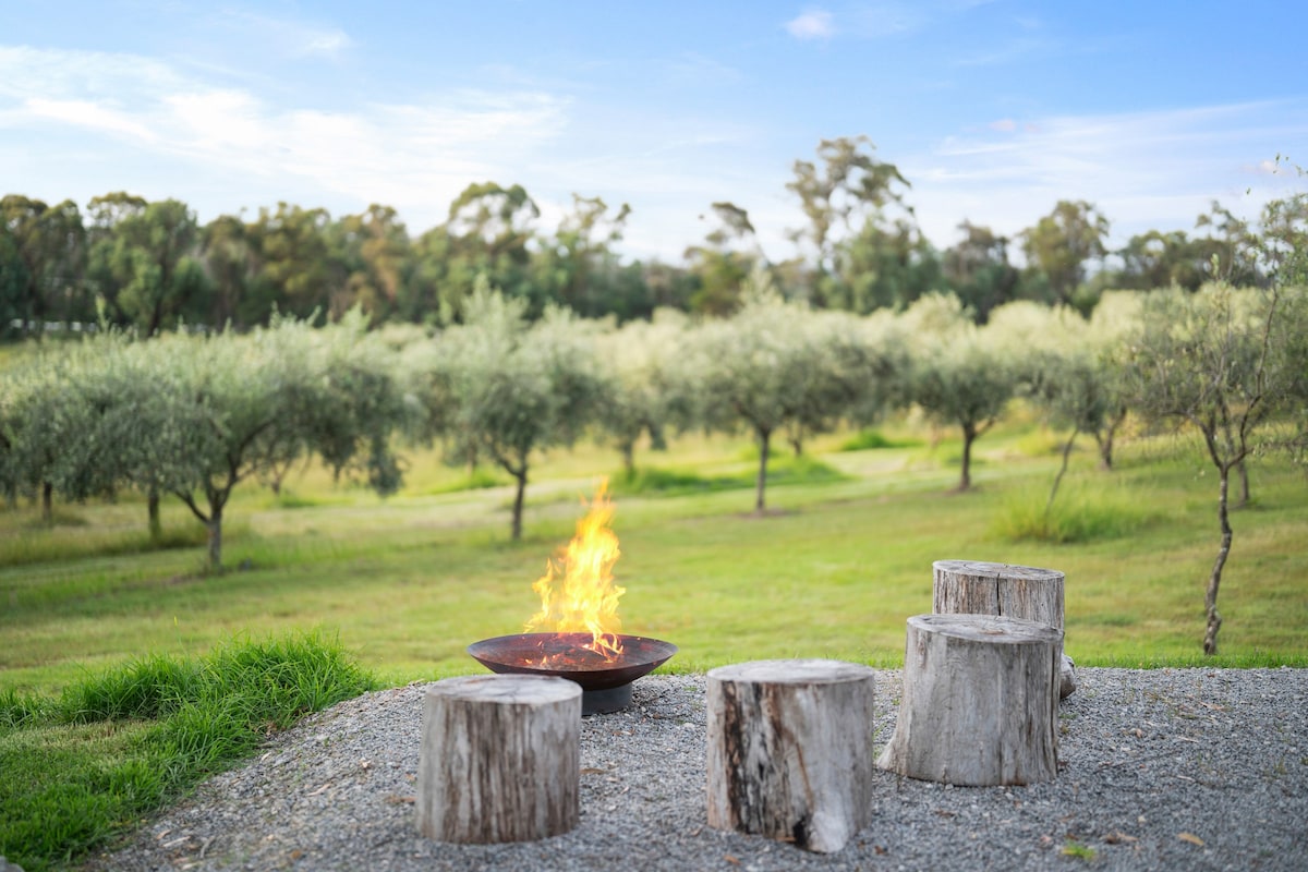 The Tiny Olive - secluded romantic hideaway