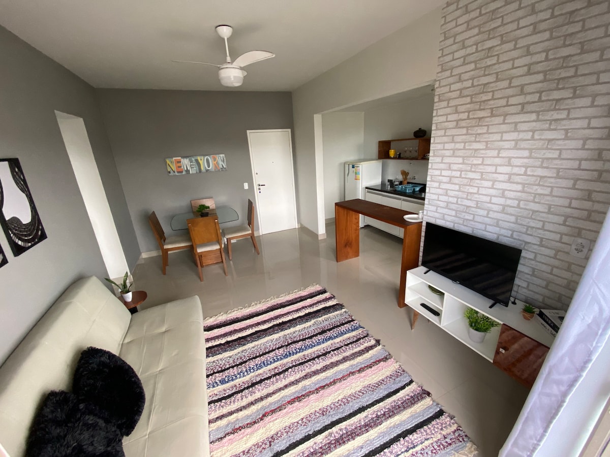 Apartamento aconchegante e bem localizado!