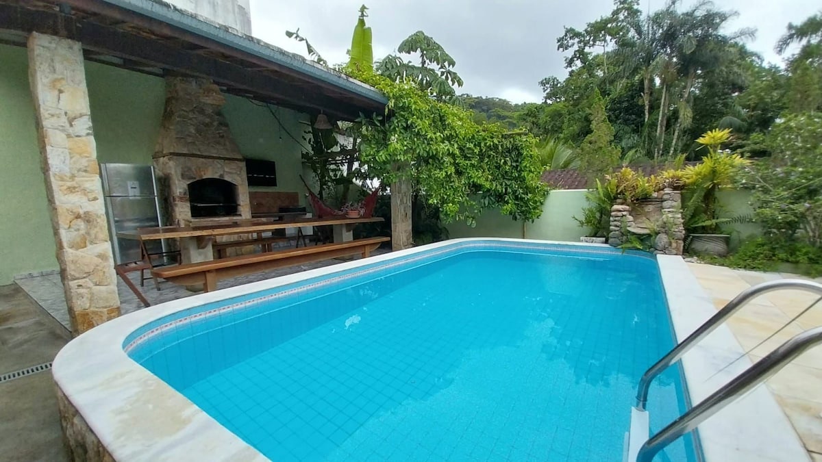 Casa geminada com piscina