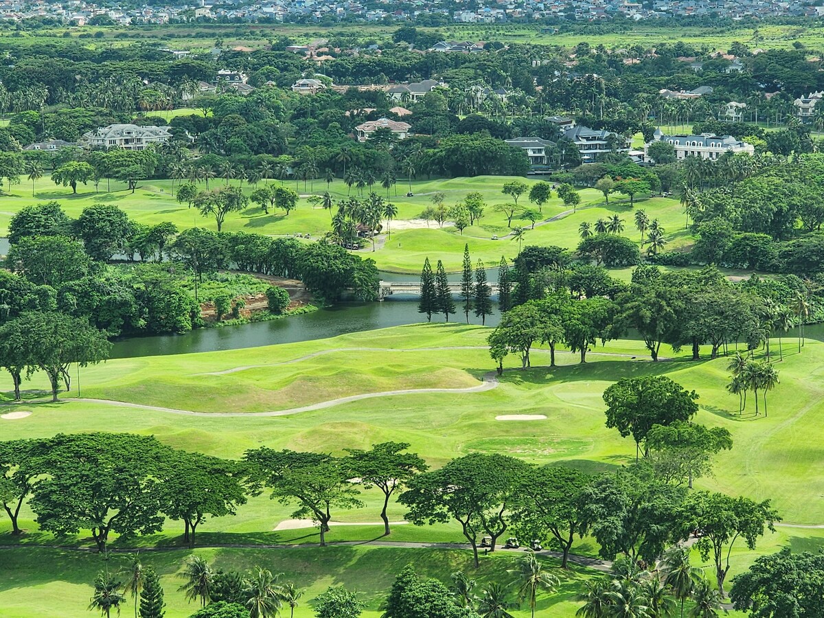 Hillcrest apt with Golf View