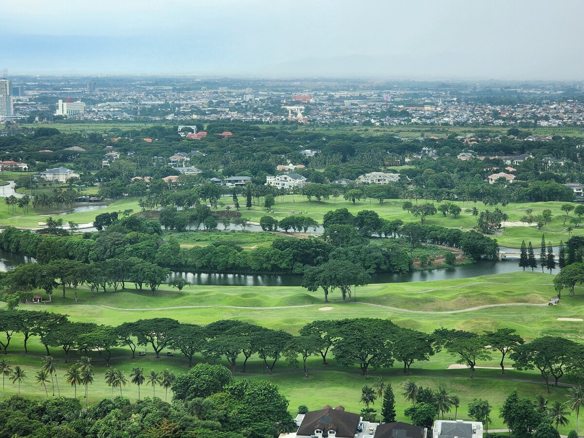 Hillcrest apt with Golf View