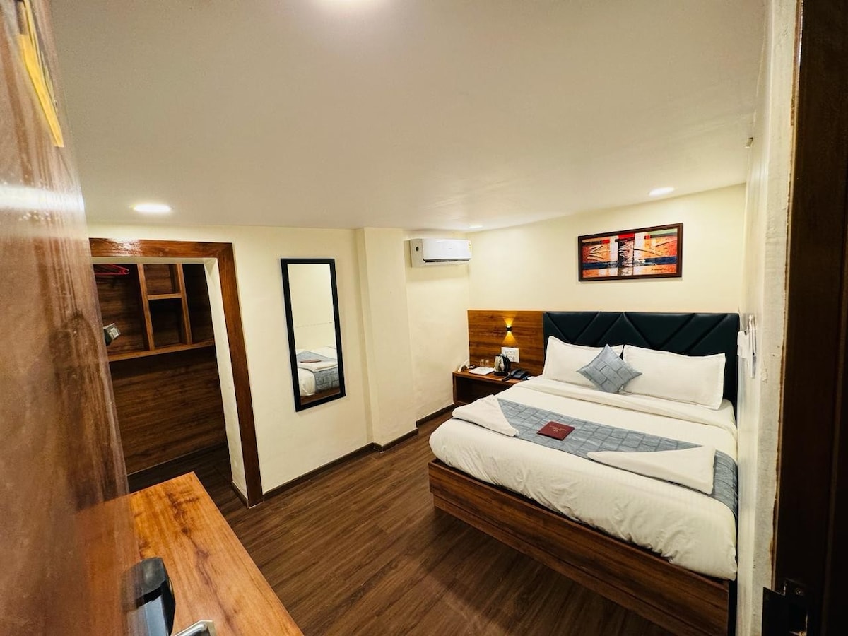 charming stay in andheri varsova