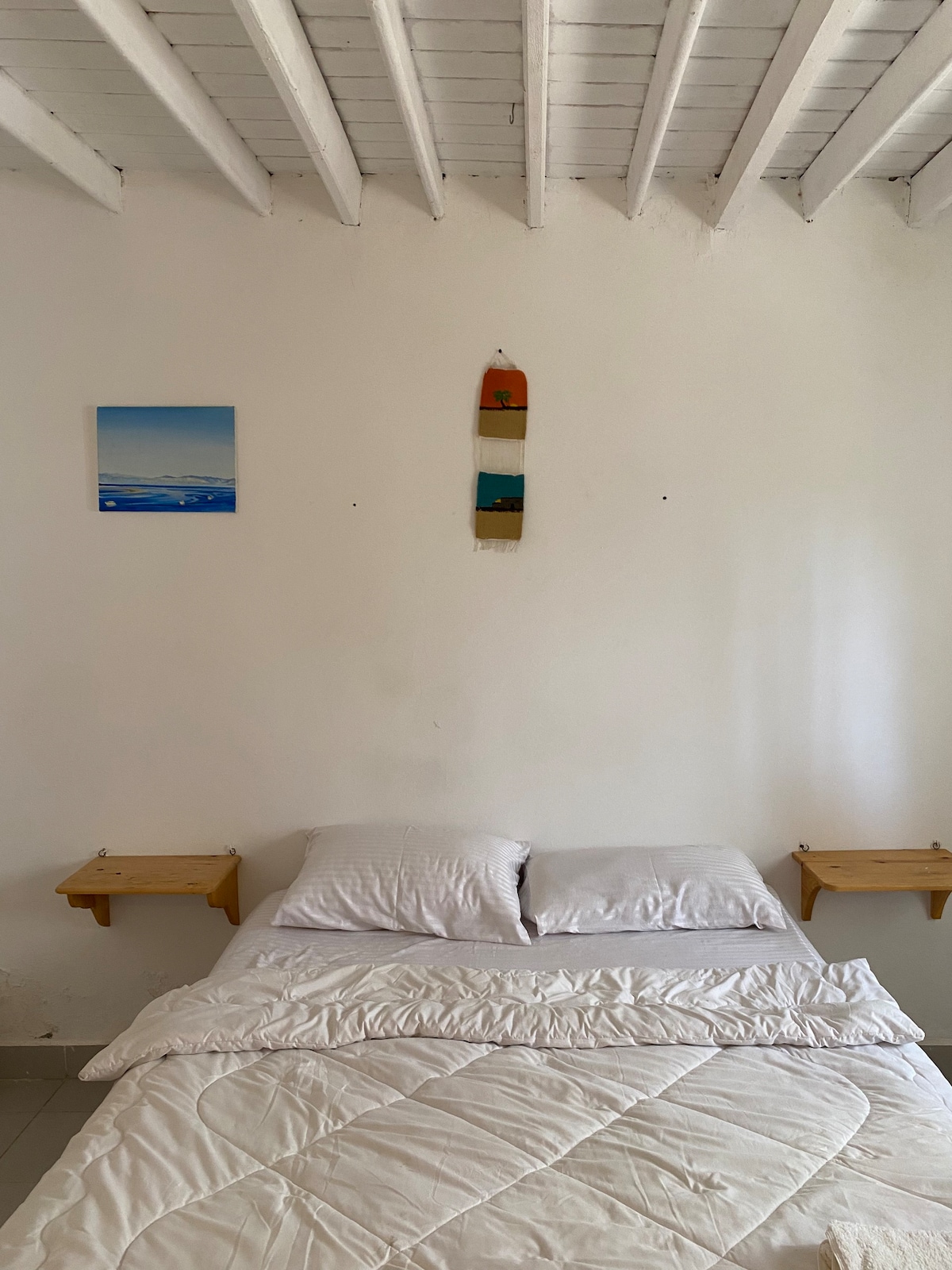 Simple/comfy room