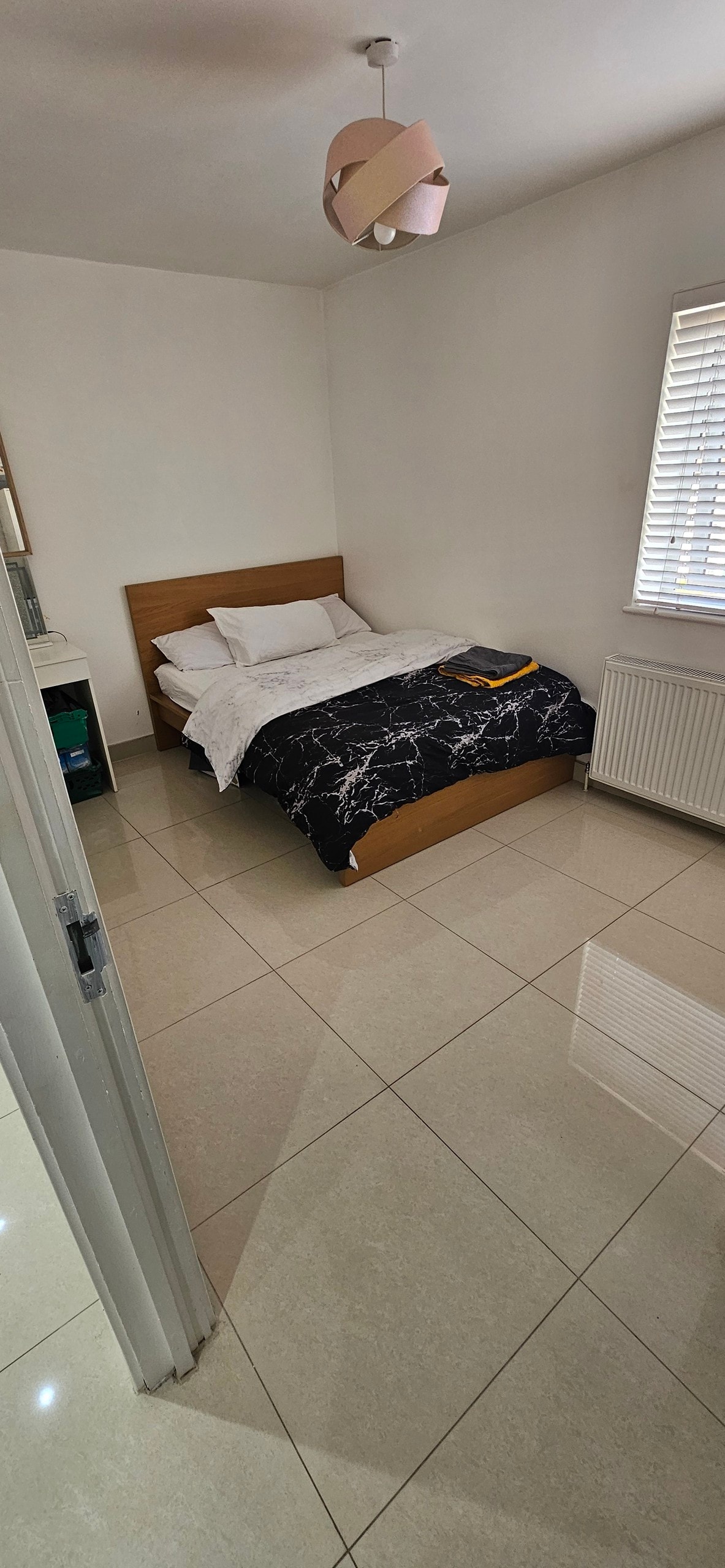 A very spacious room in Grays