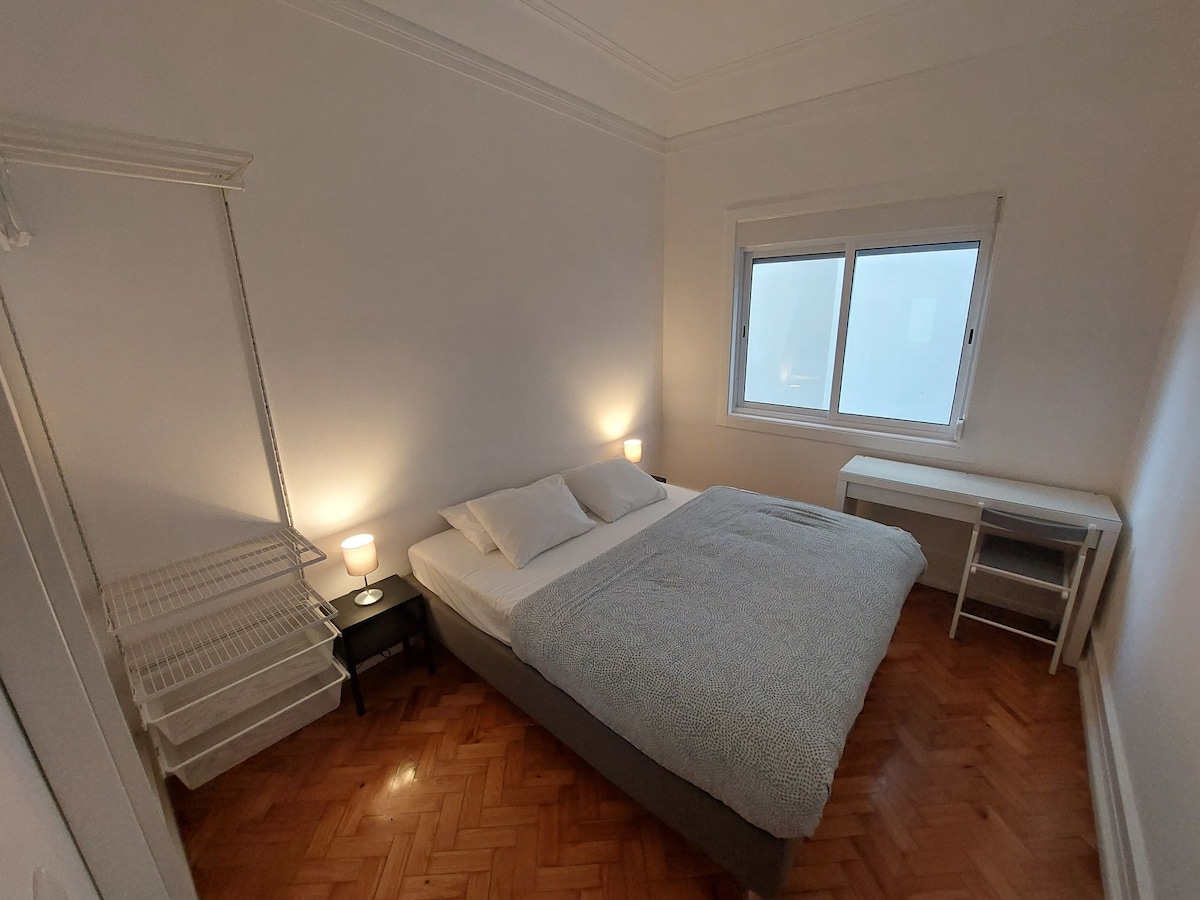 COliving Cabral - Double room (shared bathroom)