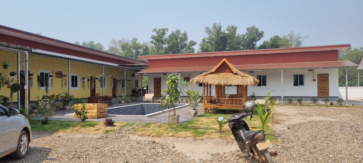 老挝泳池别墅