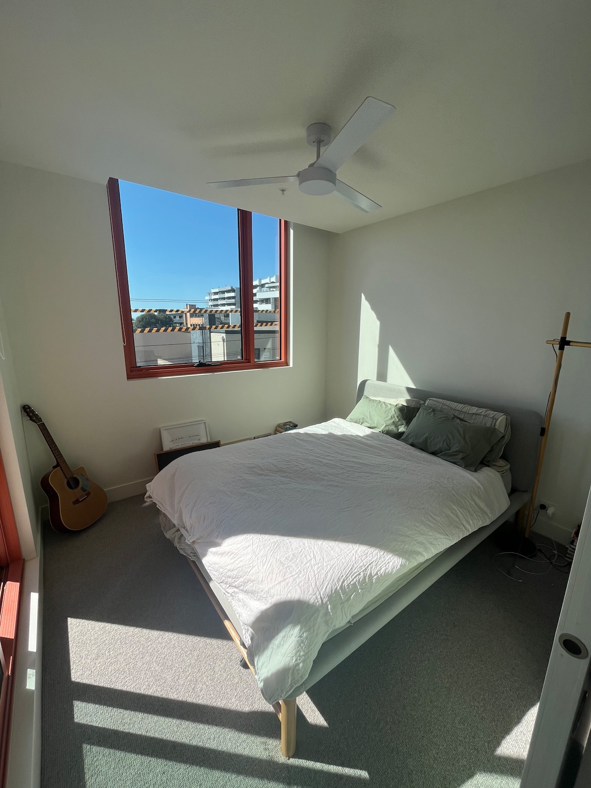 1 bed apt in heart of B-East