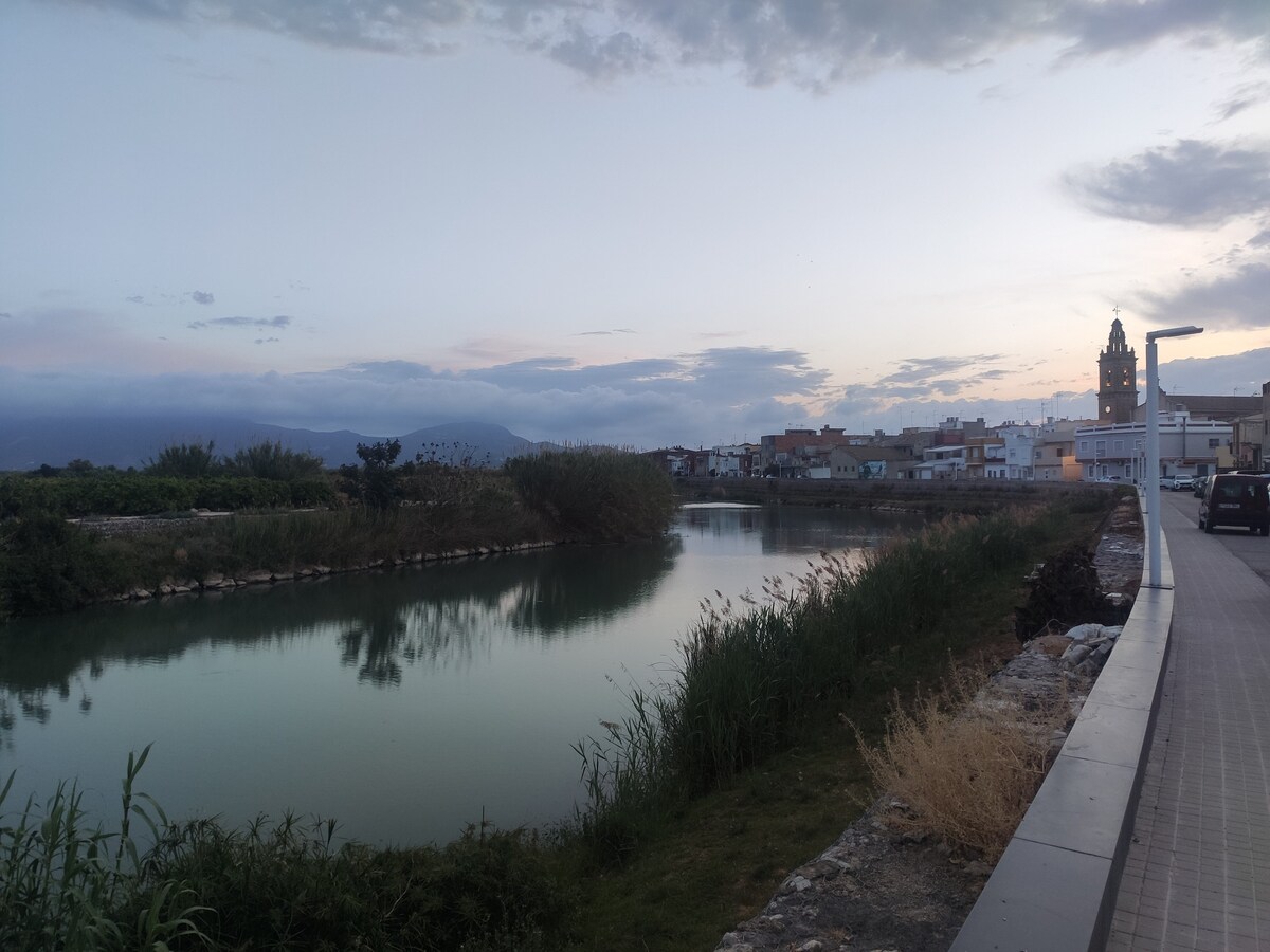 Casa del riu. Playa, mar, motaña, río y Albufera.