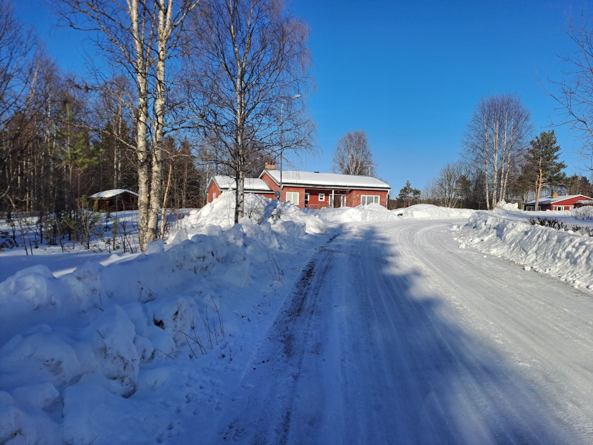 Sweet, cosy and rustic swedish red house