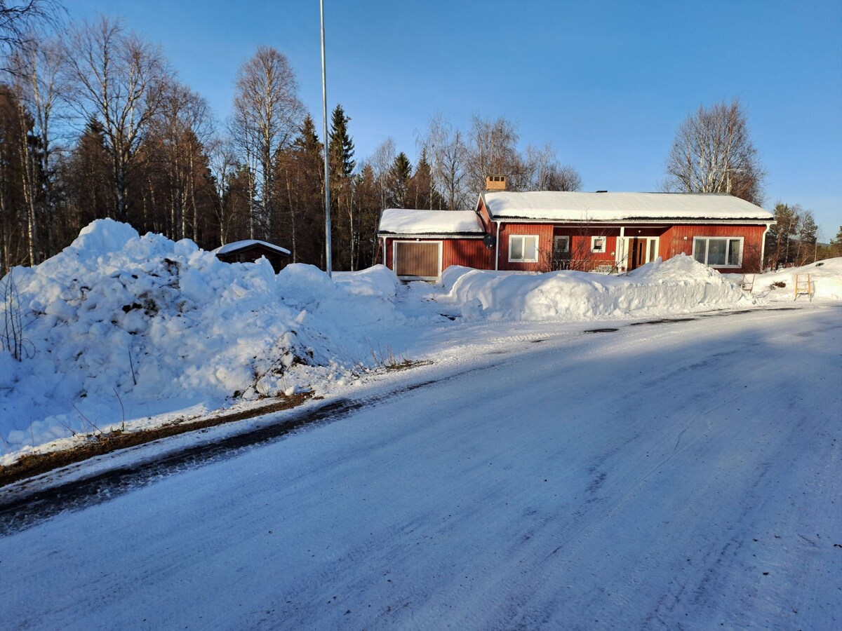 Sweet, cosy and rustic swedish red house