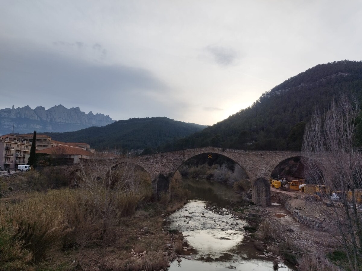 Apartment near Montserrat with train access