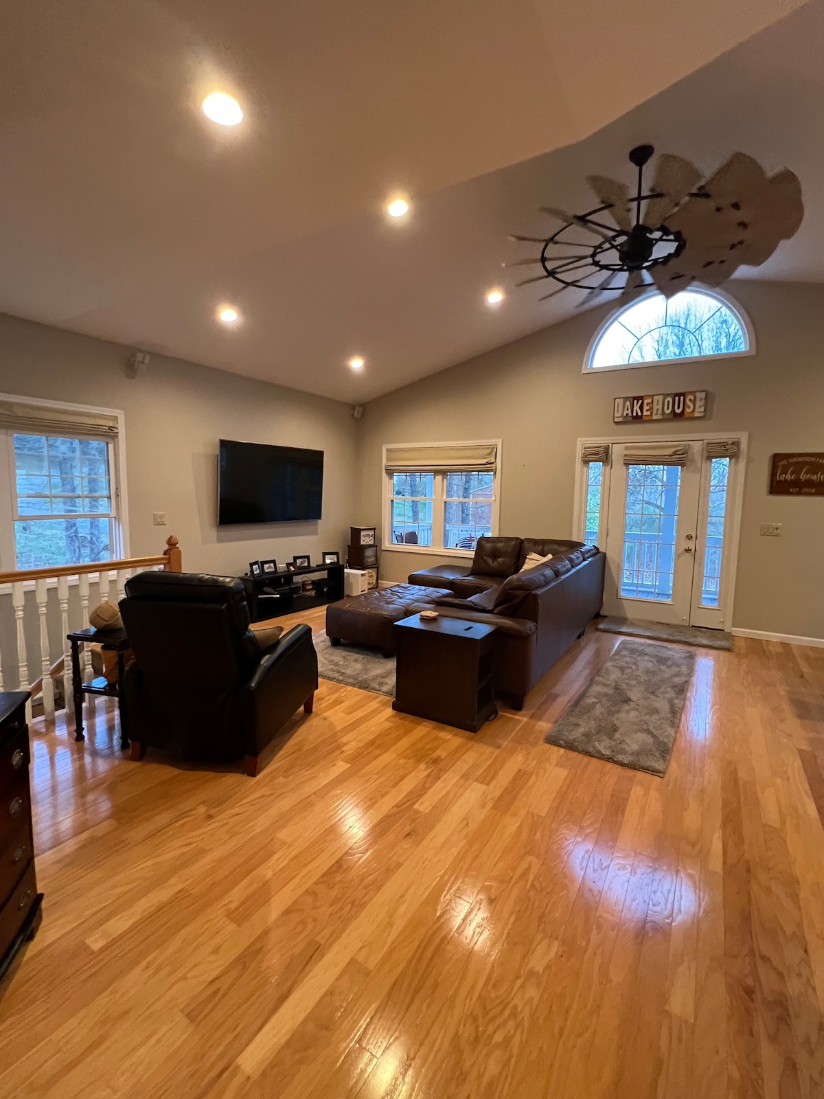 5 BR/3 BA lake home in Grand Rivers, KY