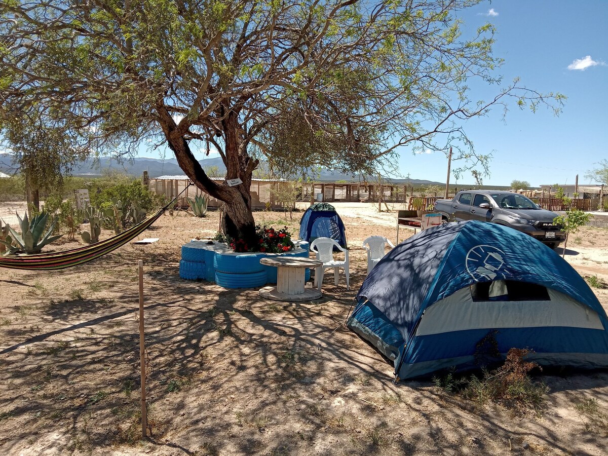 Casa de campaña cerca de Real de Catorce.