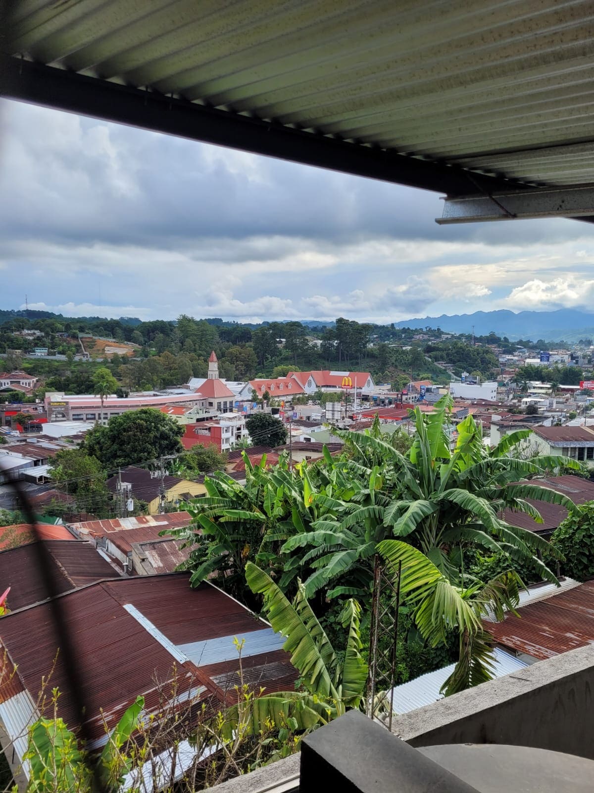 Cómoda, linda vista a la Ciudad.