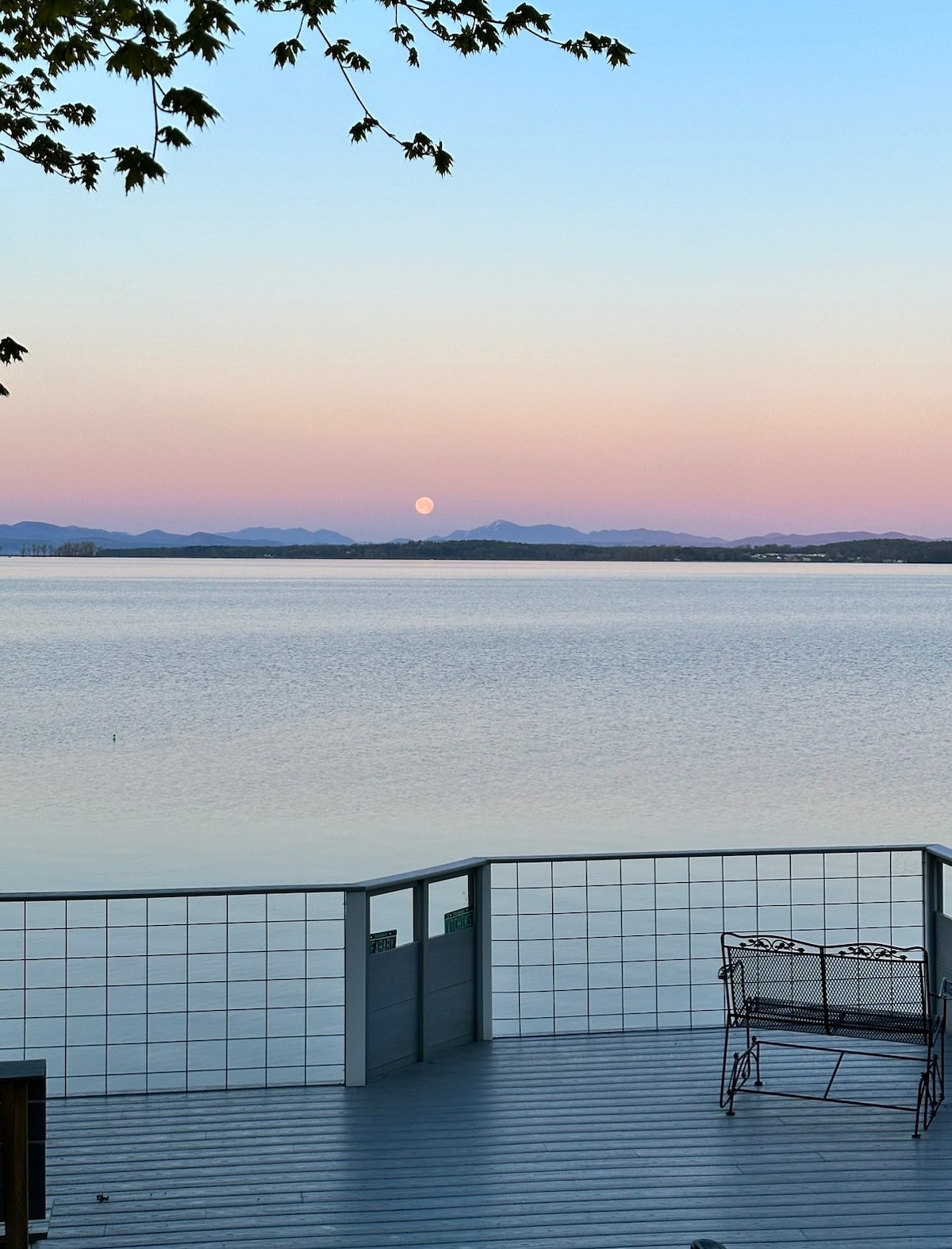 Gorgeous Lake View House