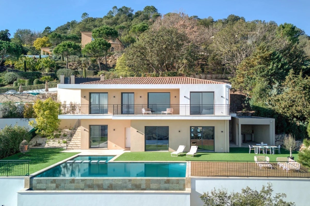 Villa de luxe avec piscine chauffée et jacuzzi