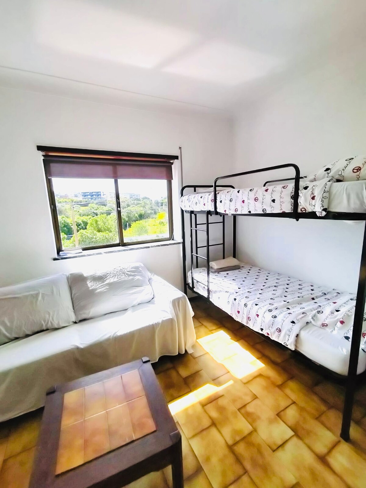 Bed in 6-Bed mixed Dormitory in Portimao Algarve 2