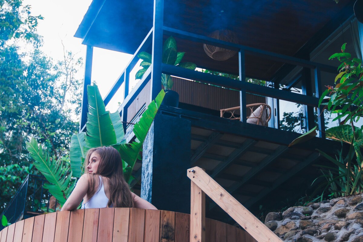 Riverside Cabin with outdoor tub (jordan)