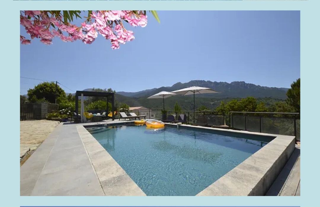 maison piscine vue panoramique