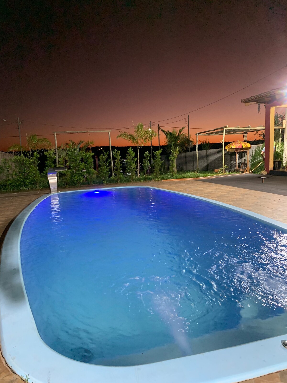 「Casa de Veraneio带泳池和烧烤架！」