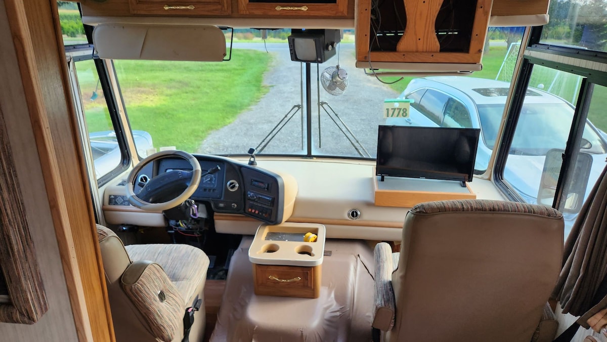 Country Setting 38ft Luxury RV