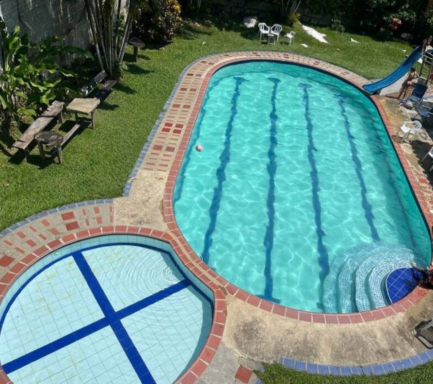 Apartamento de descanso con  piscina  zonas verde