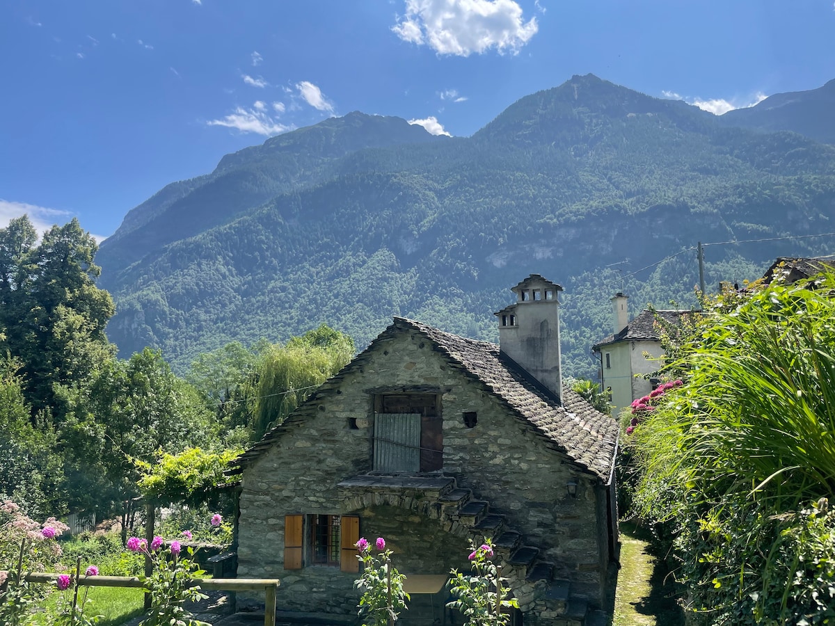 Stone Cottage in the Alps