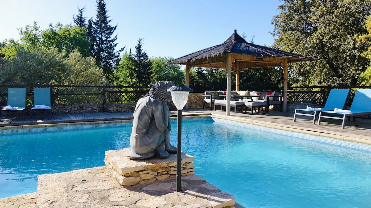 Villa Guest House with pool close to Nîmes center