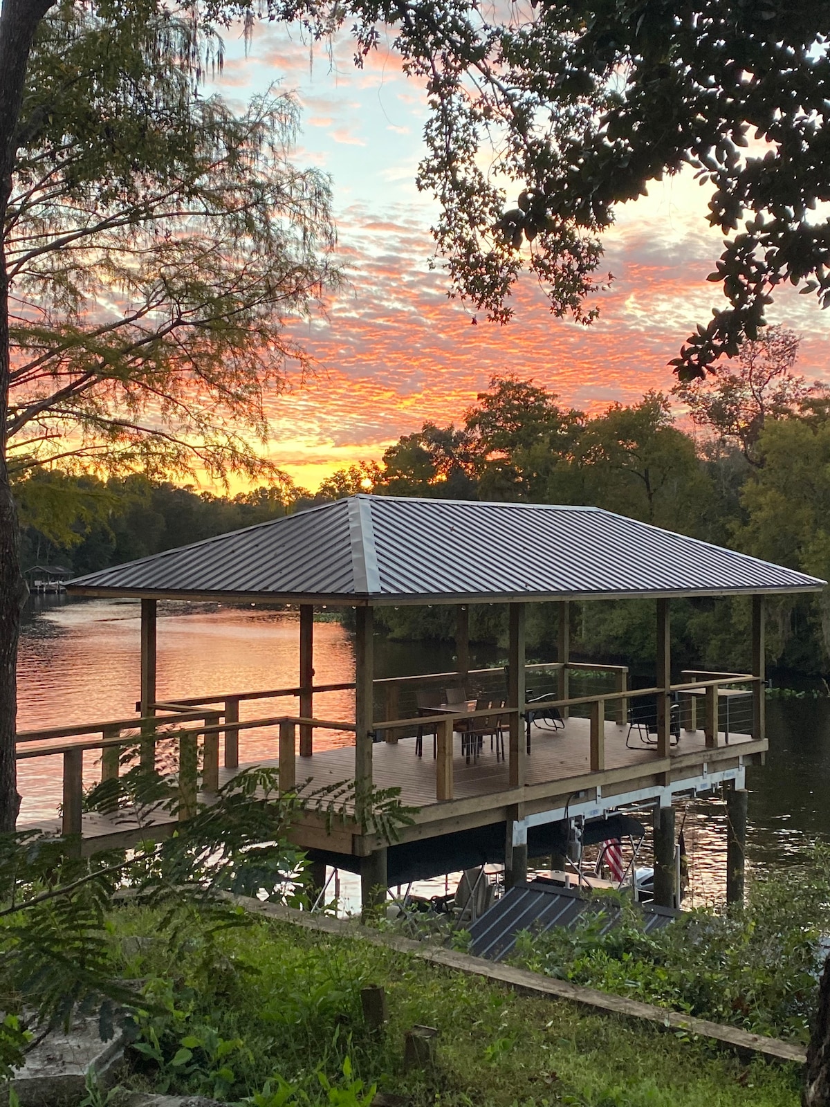 Waterfront on Black Creek