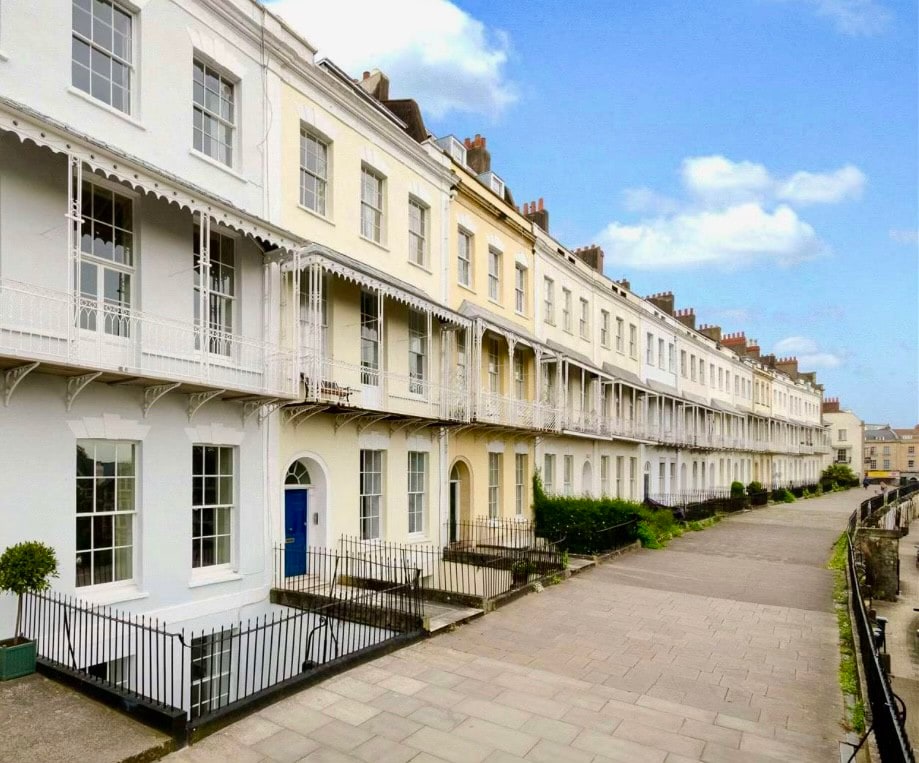 Entire stylish colourful two bed flat in Clifton