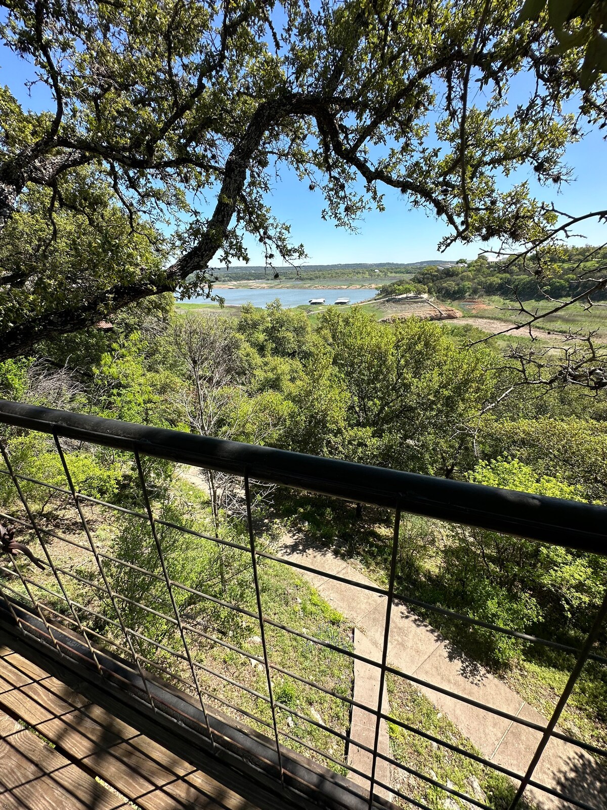 Lookout on Lake Travis