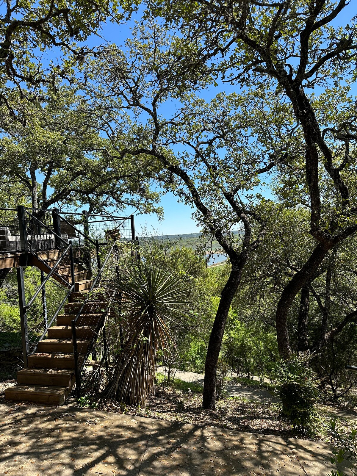 Lookout on Lake Travis