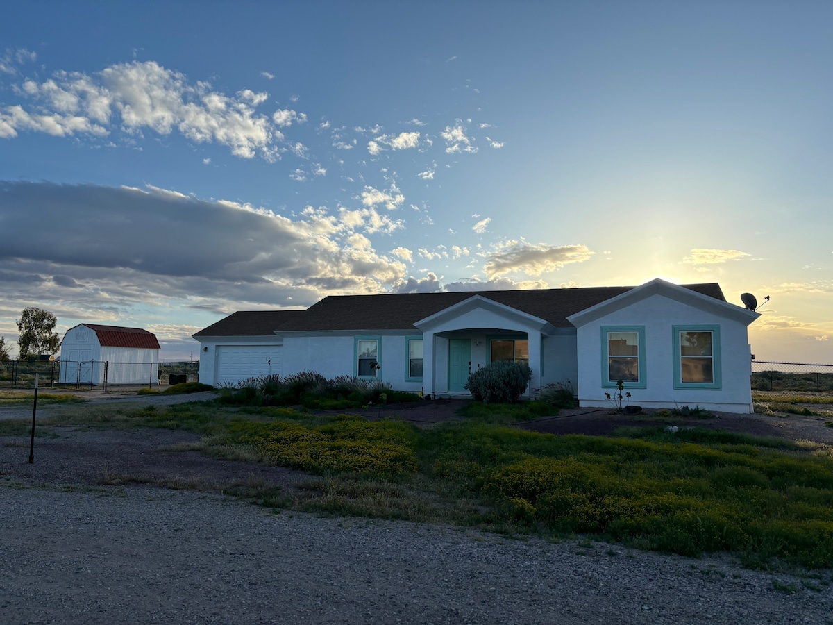 Tranquility in Tonopah, self check-in 4BD 2BTH