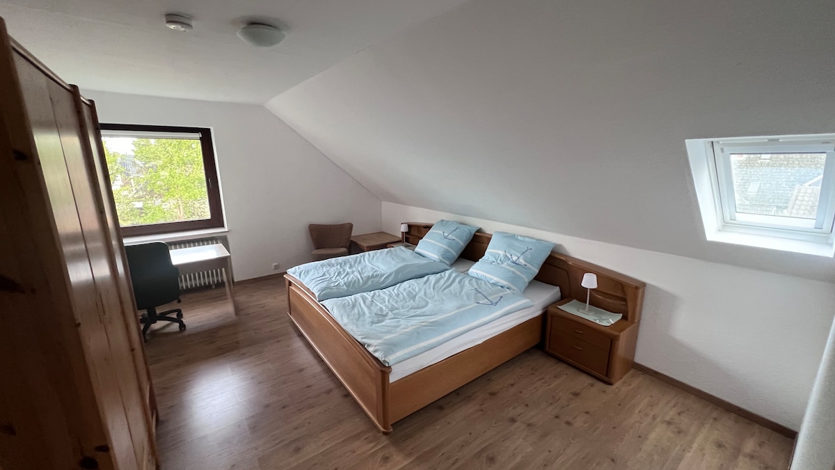 Einfache Dachwohnung mit 2 Schlafzimmern