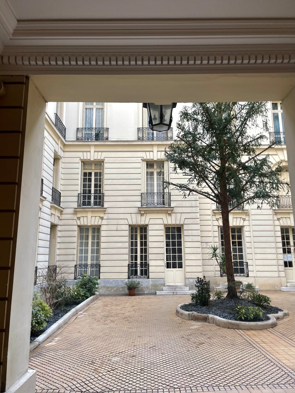 Trocadéro courtyard Suite