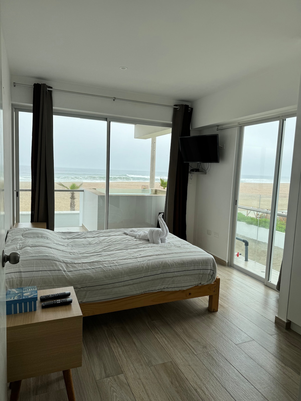 Apartamento en Playa Punta Rocas (Primera Fila)