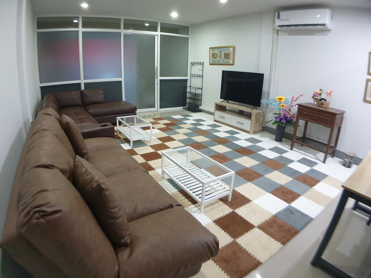House in community mall, spacious 6 people, 3BR