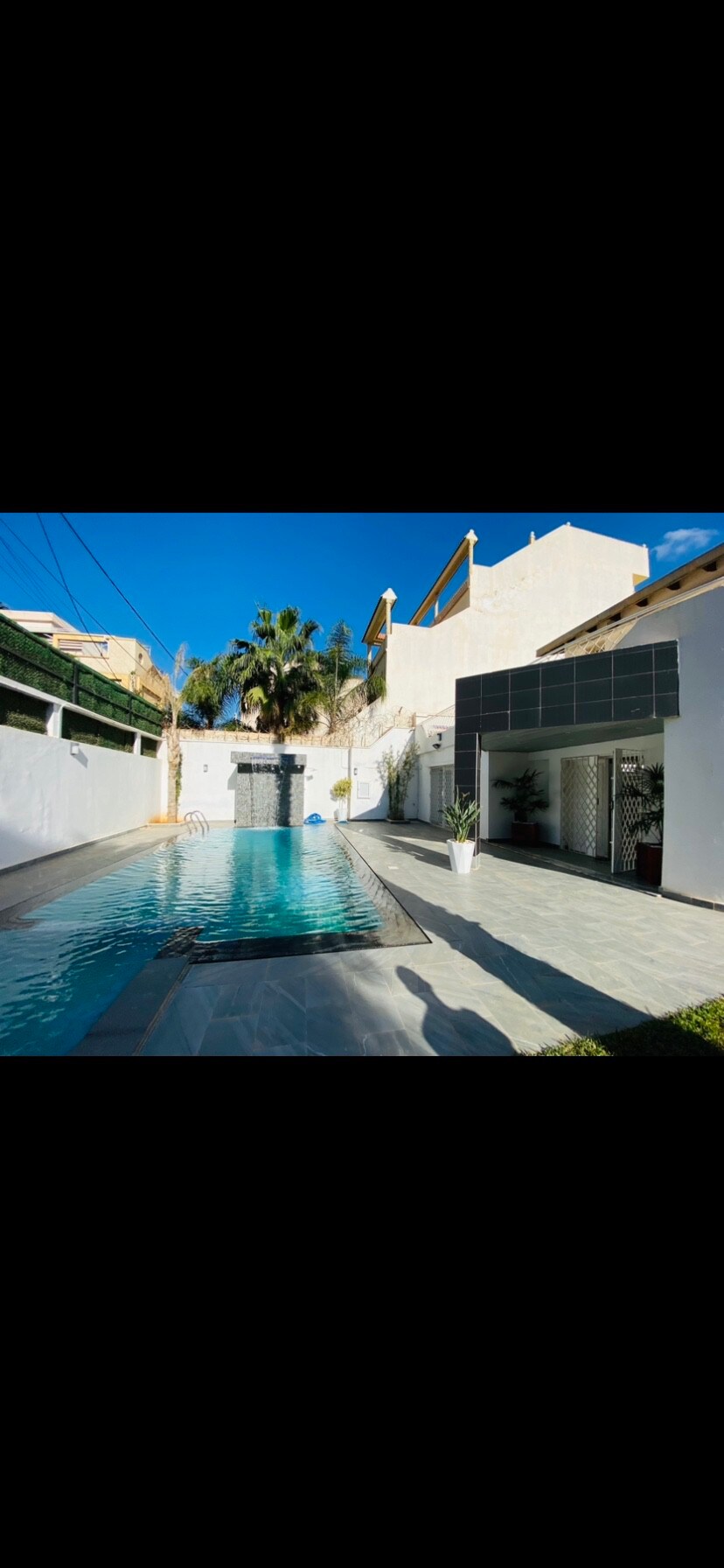 Villa avec piscine tiksraine